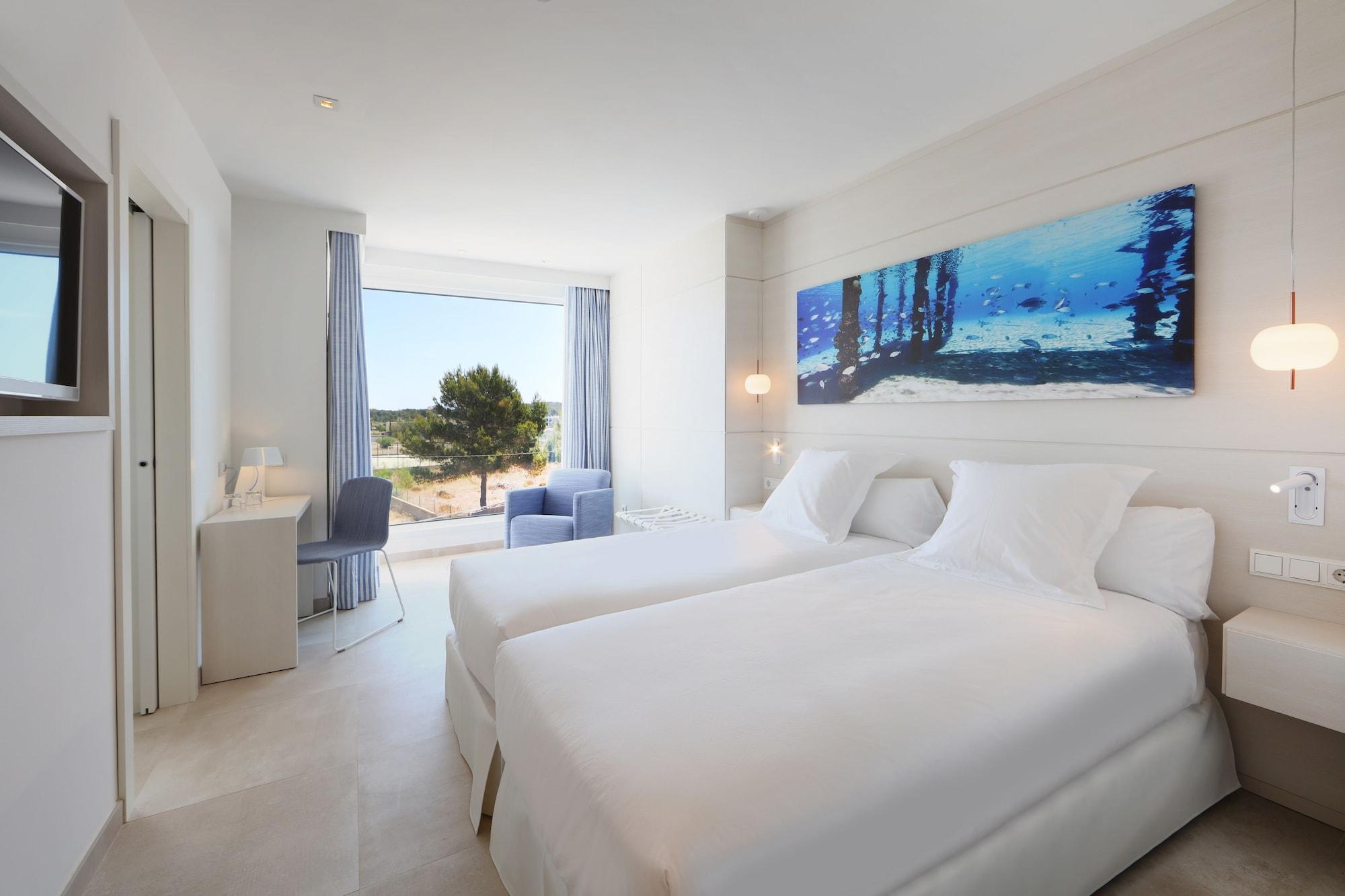 Iberostar Selection Santa Eulalia Ibiza 4*